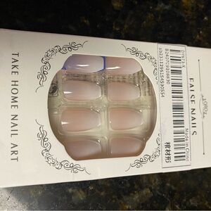 24 Piece press on fingernails